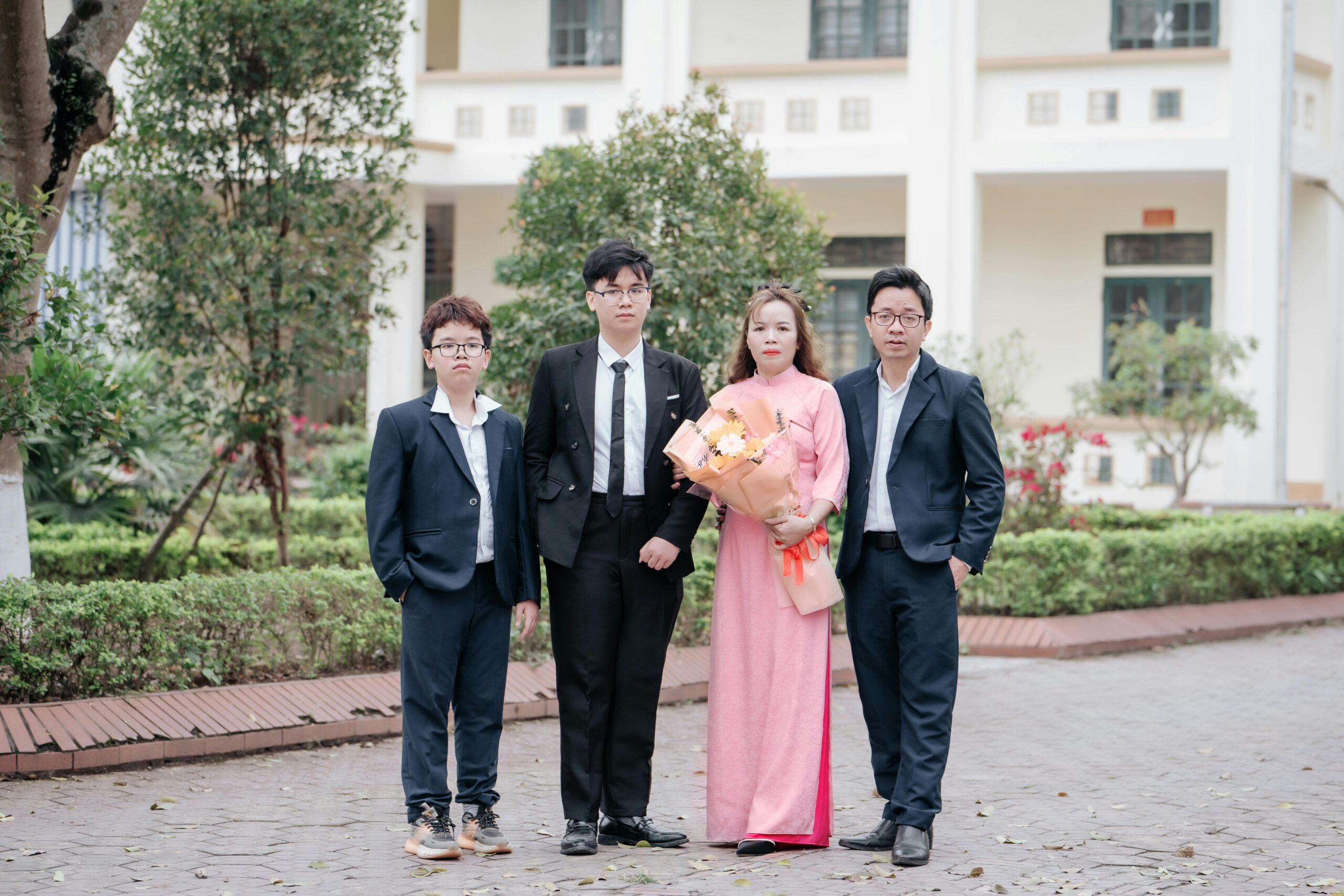 Wechseljahre bei Männern: Definition und Symptome Kostenloses Stock Foto zu anzüge, architektur, asiatische familie